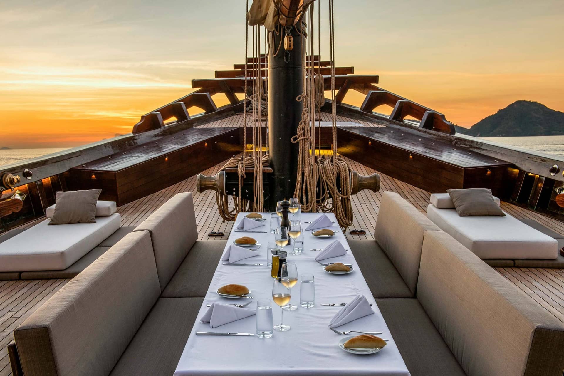 Amandira Yacht Charter: A Komodo Cruise Aboard Aman’s Phinisi