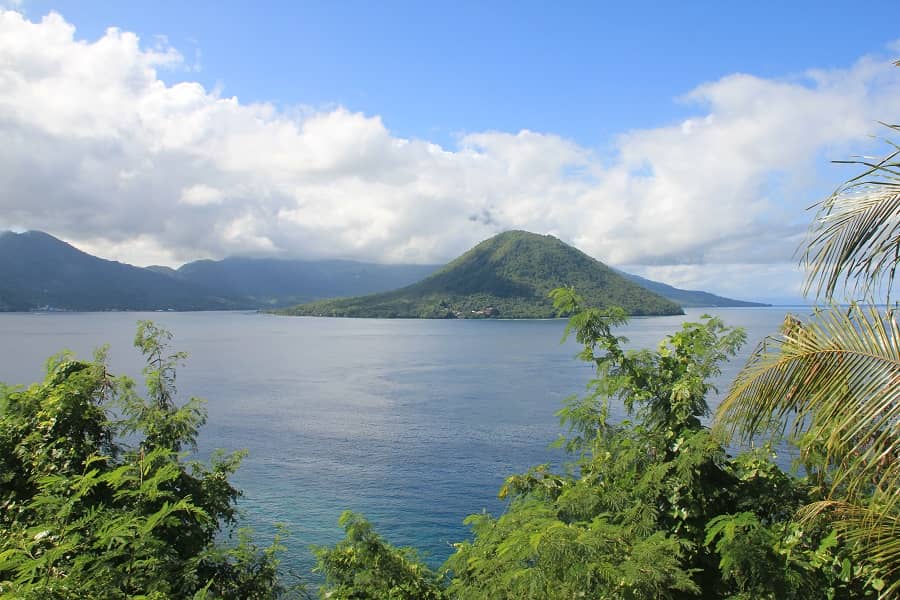 Amandira & the Spice Islands: A Ten-Night Banda Sea Cruise