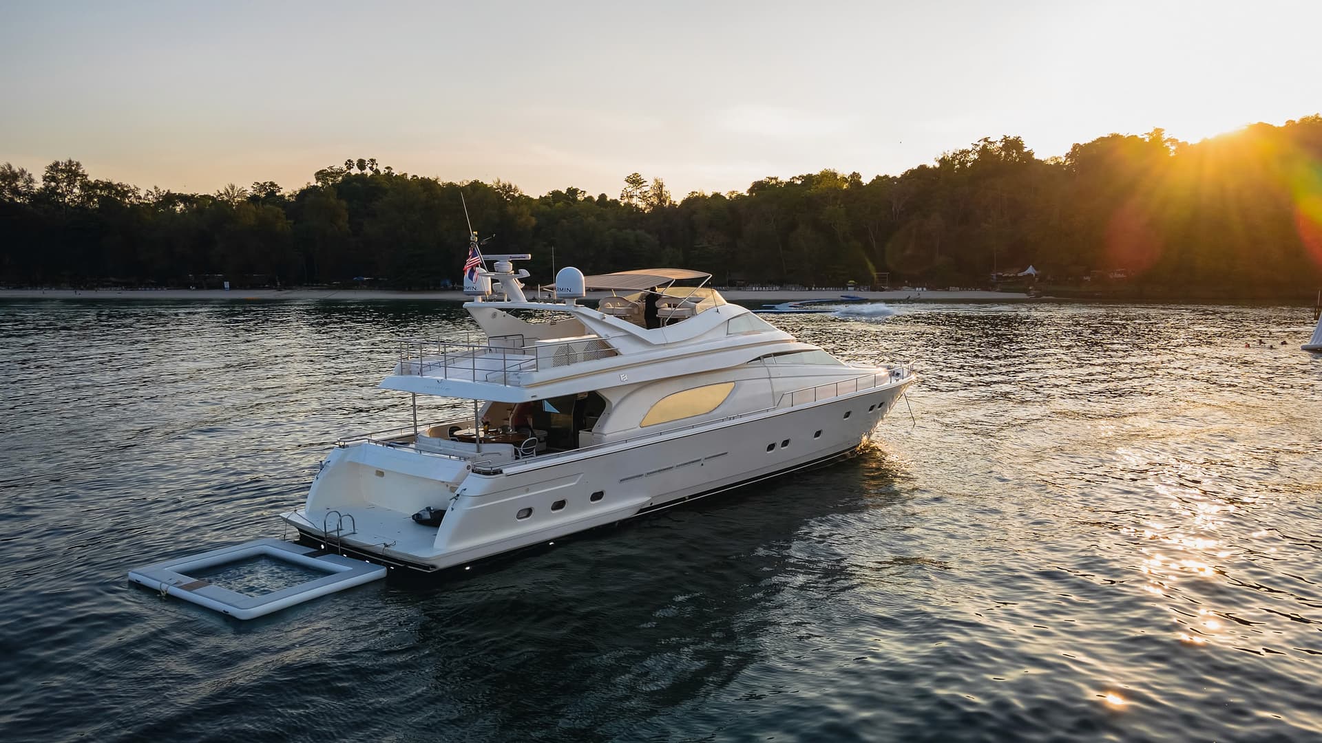 Ferretti 80