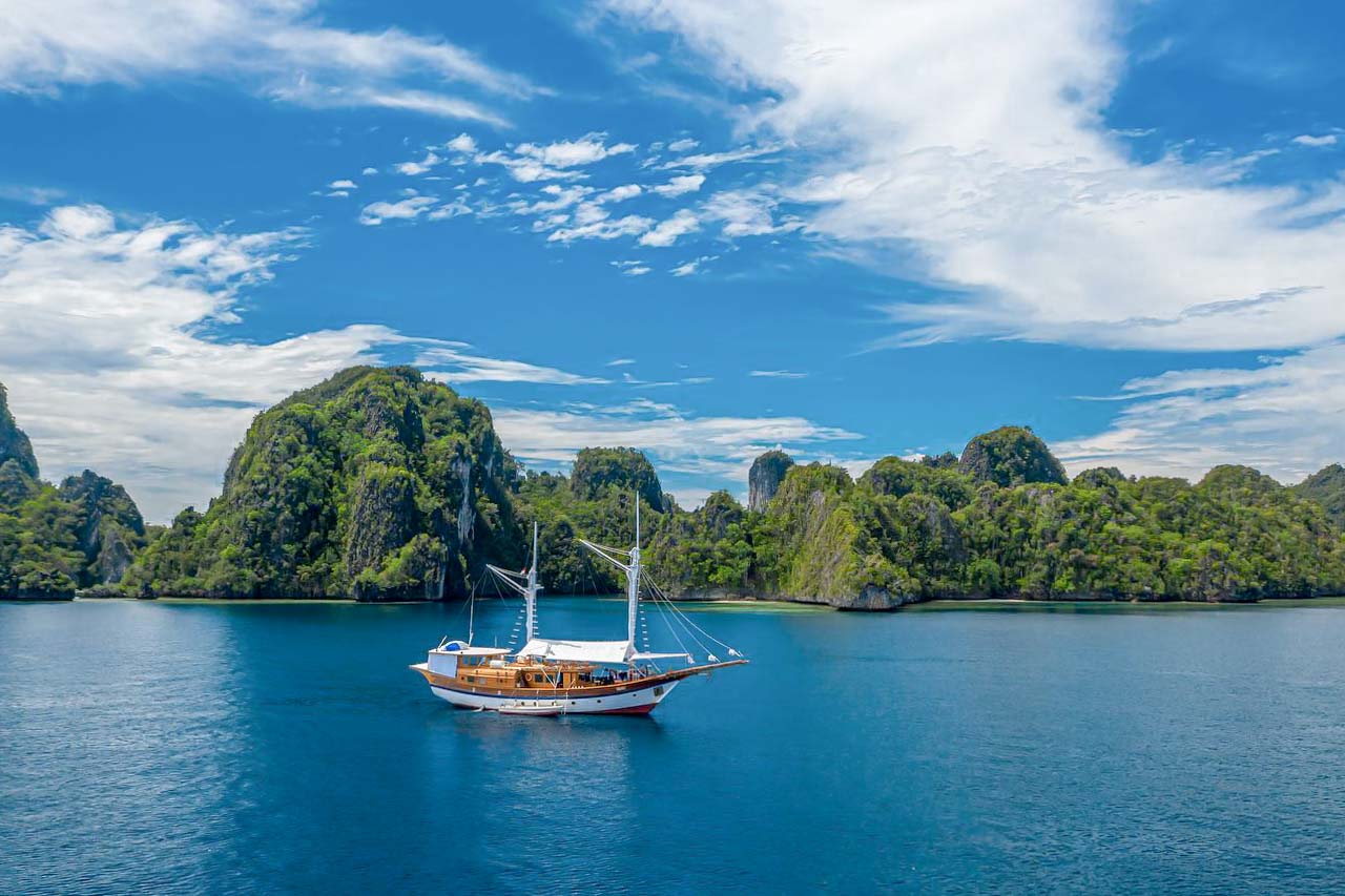 Leyla — phinisi yacht charter in Komodo & Raja Ampat