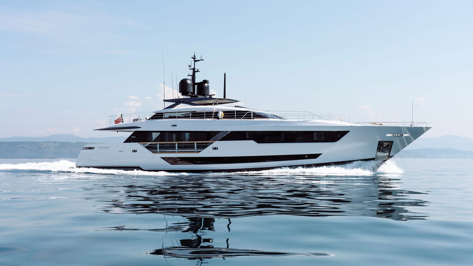 Erolia — motor yacht charter in the Mediterranean