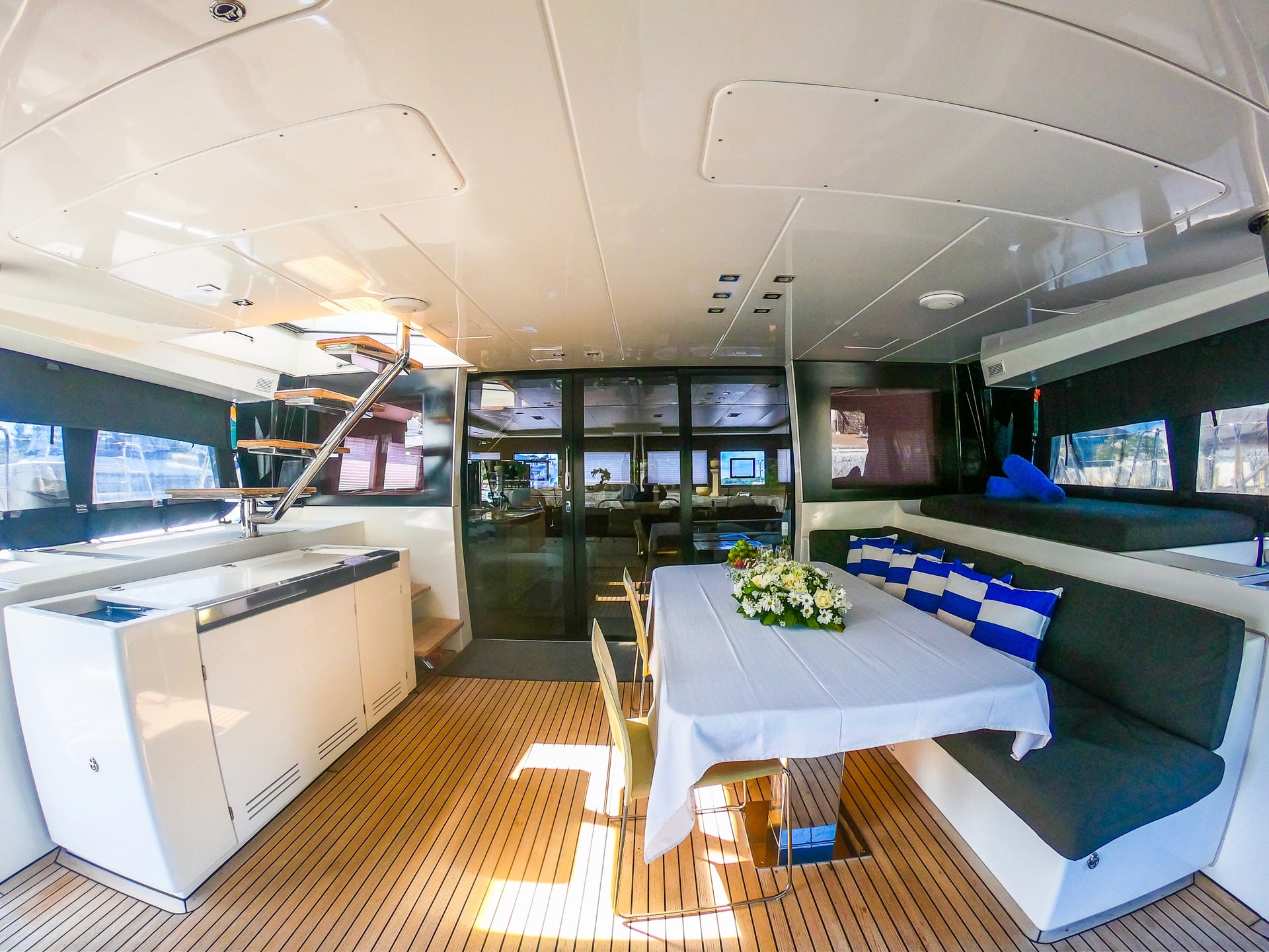 Catamaran Lagoon 620 3