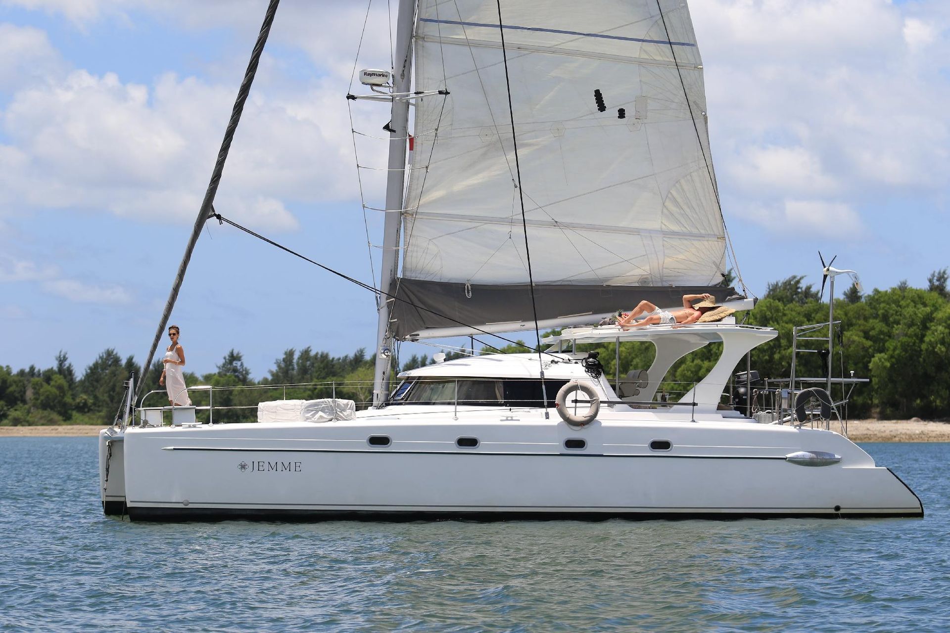 Catamaran 43 4