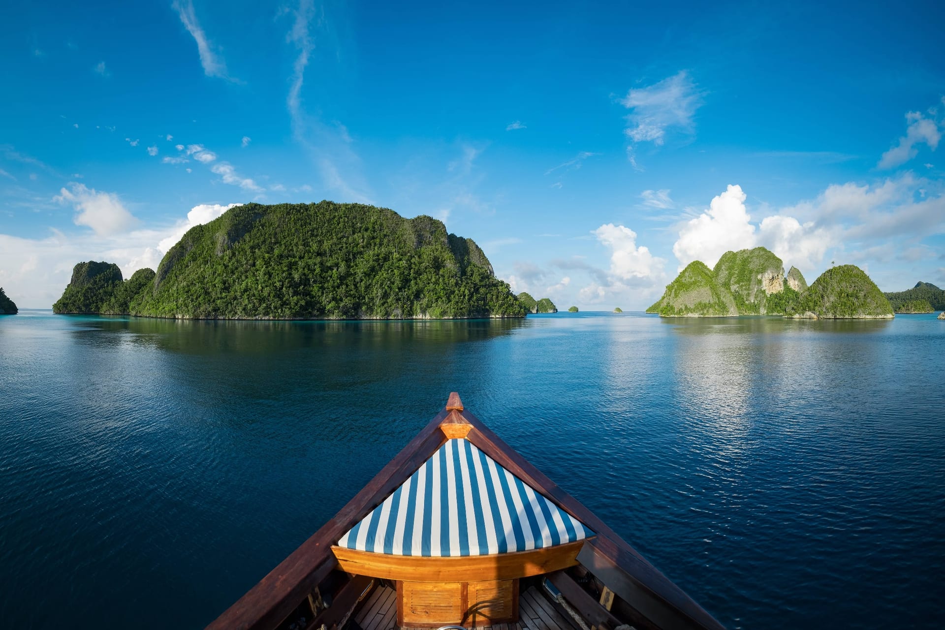 Rascal — phinisi yacht charter in Komodo & Raja Ampat