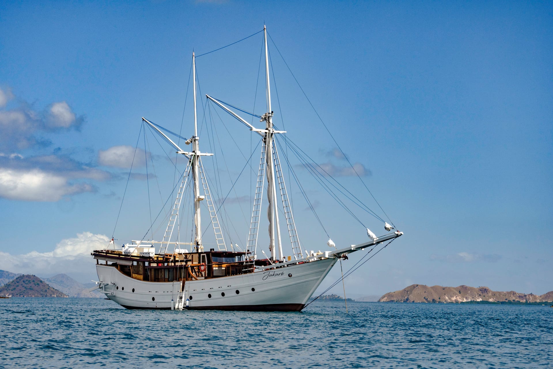 Jakare — phinisi yacht charter in Komodo & Raja Ampat