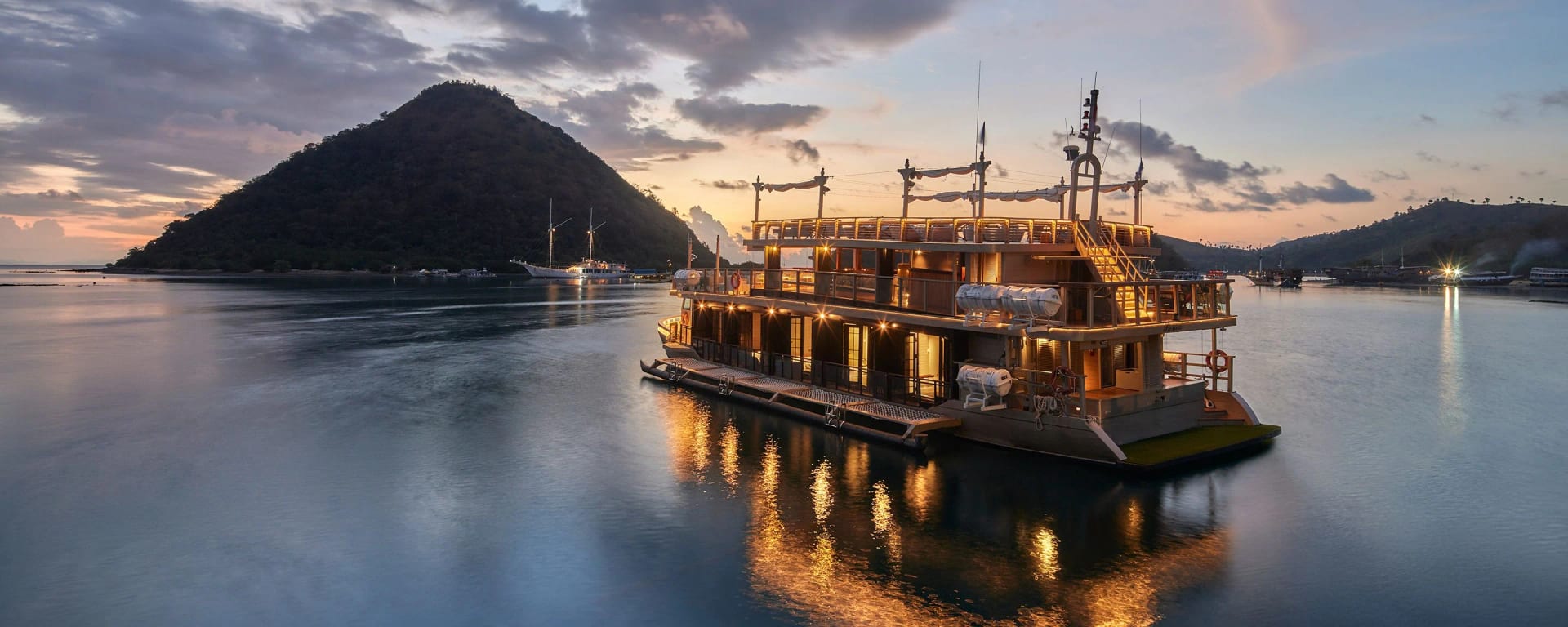 Lako Sae — motor yacht charter in Komodo