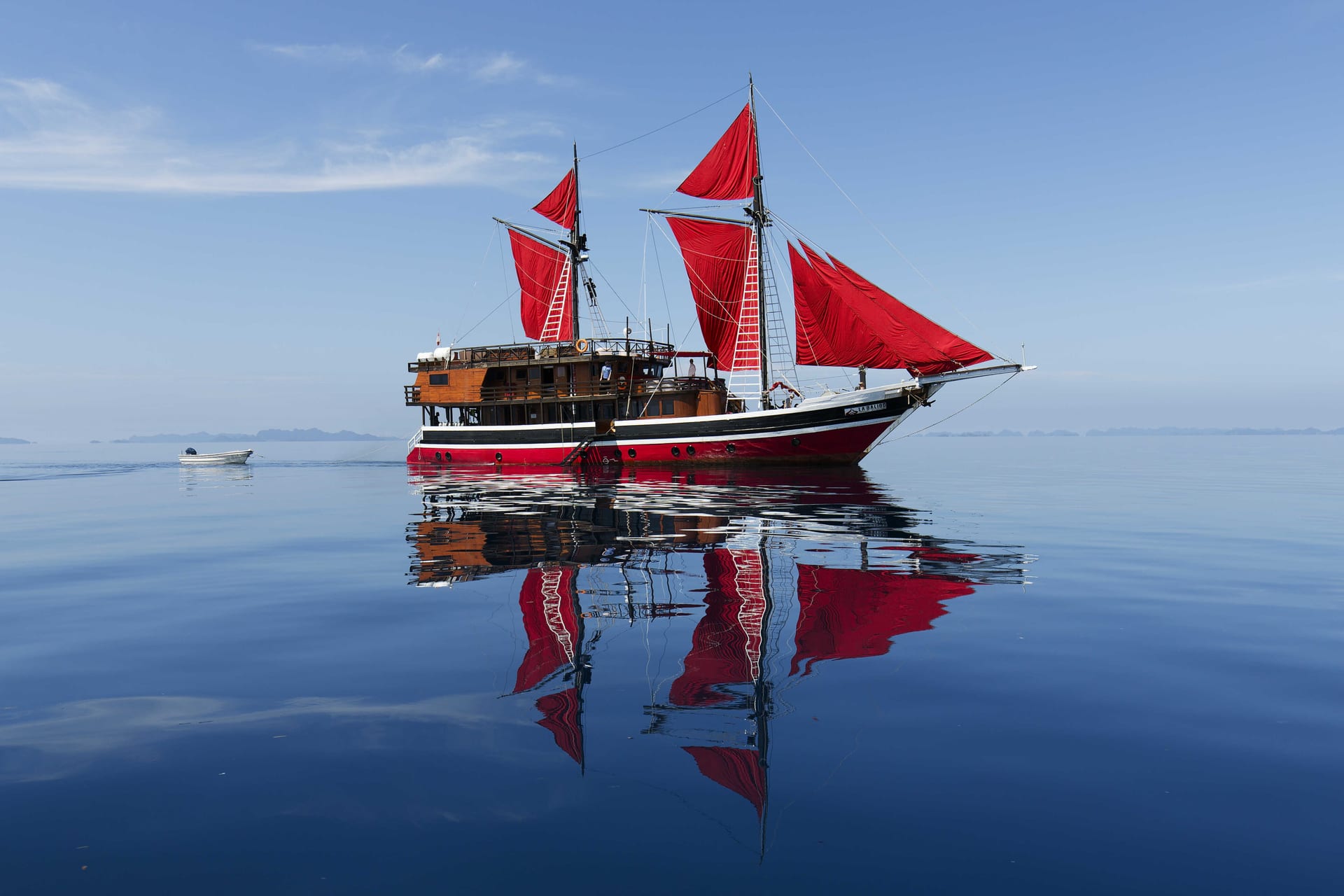 La Galigo — phinisi yacht charter in Komodo & Raja Ampat