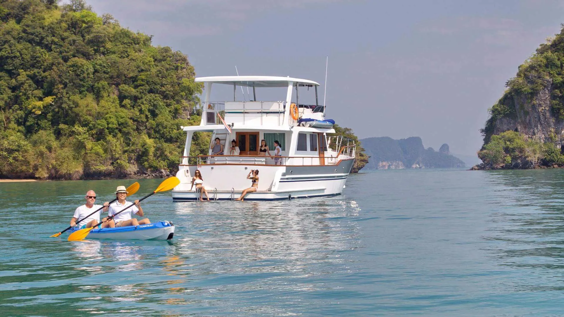 MY 53 — motor yacht charter in Phuket