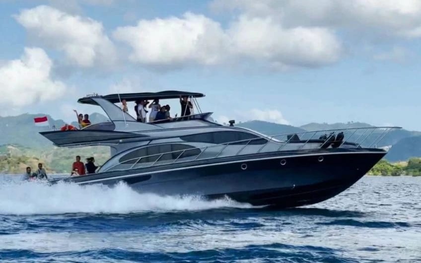 MY Black 65 — motor yacht charter in Bali & Nusa Penida