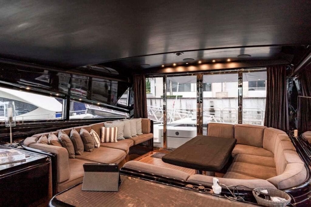 Leopard V90 — motor yacht charter in Phuket